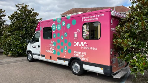 Un camion Divia à votre rencontre